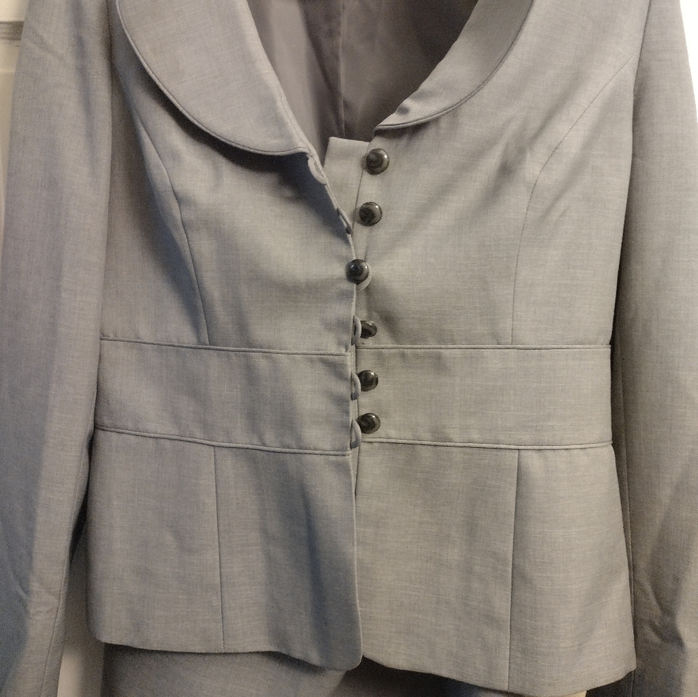 Nine and Co New Gray Skirt Suit 2 Pieces Size 10